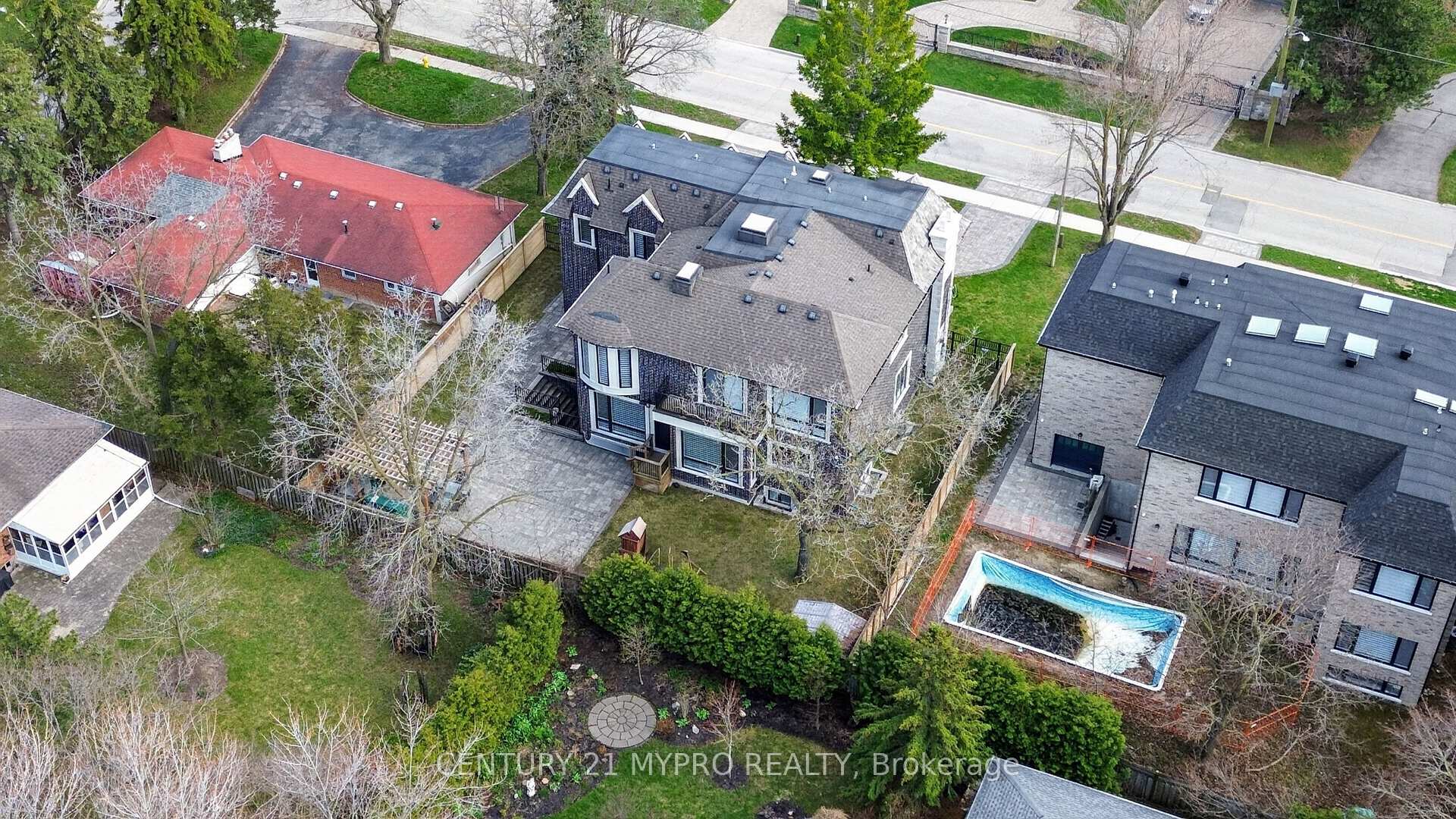 Photo 32 of 20 Uplands Avenue, Vaughan, Uplands — HOMEH
