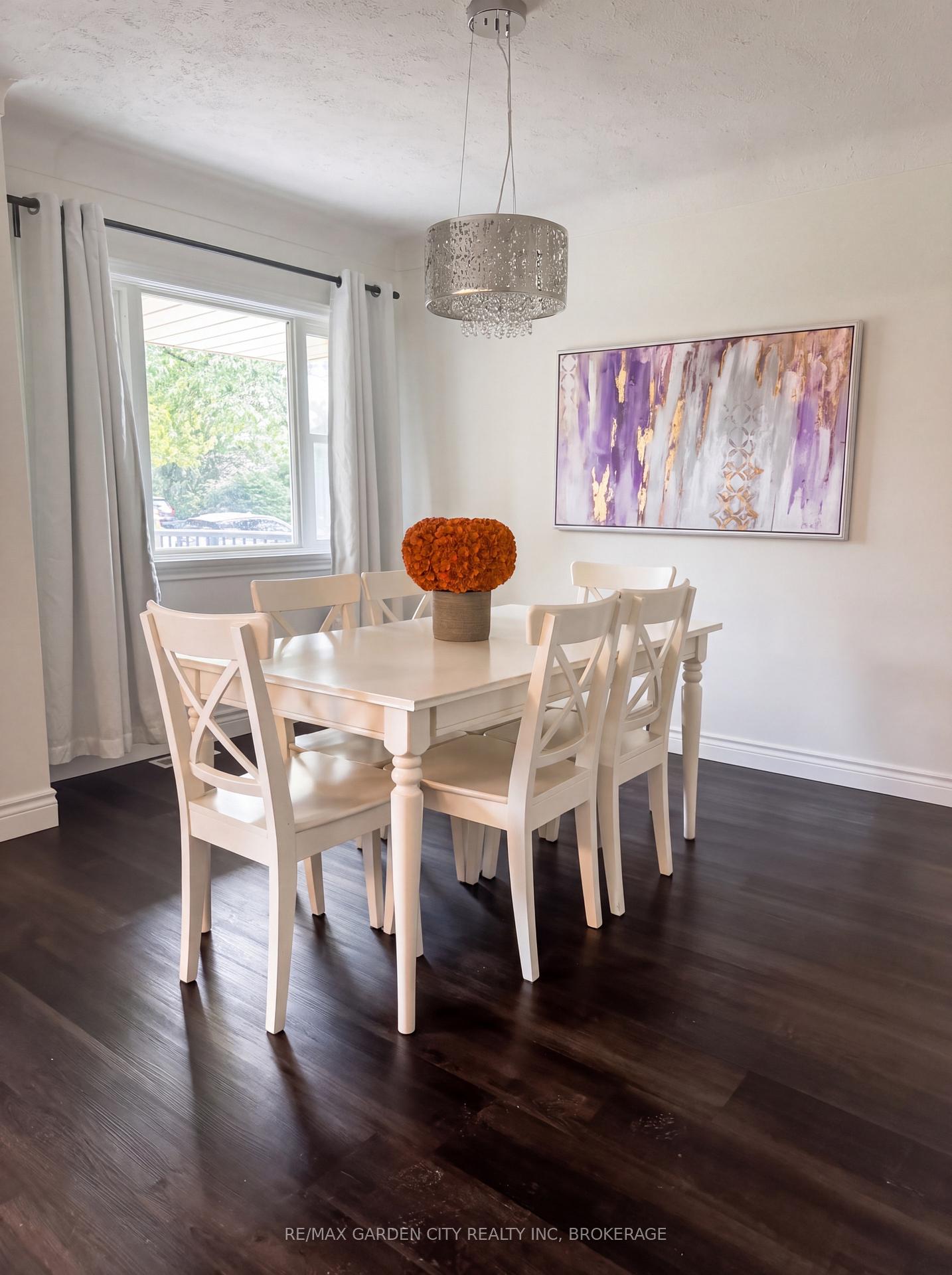 Photo 4 of 11 Macbeth Boulevard, St. Catharines, Glendale/Glenridge — HOMEH