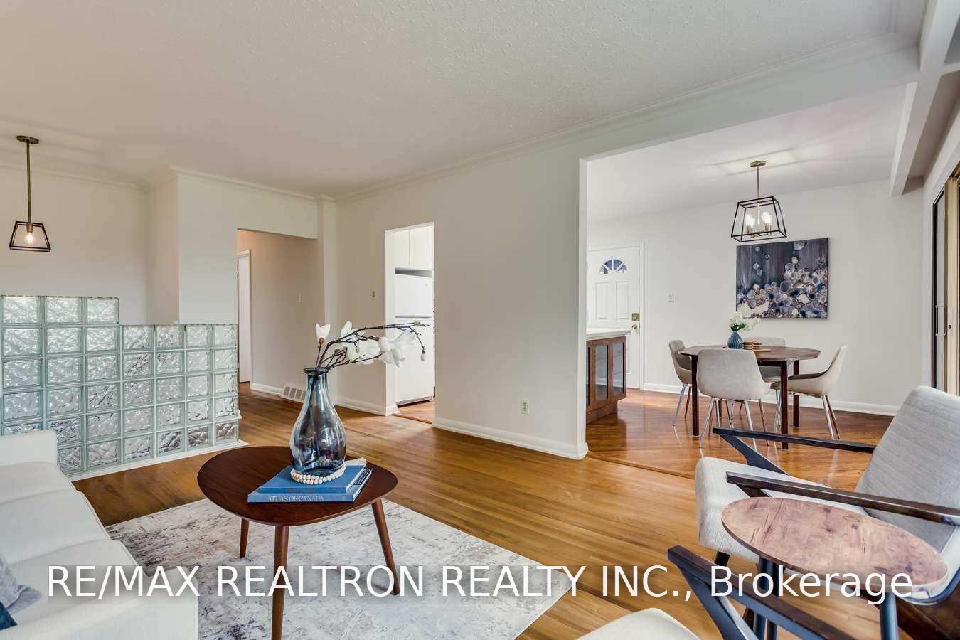 Photo 5 of Unit (Main Floor), 100 Meldazy Drive, Scarborough, Bendale — HOMEH