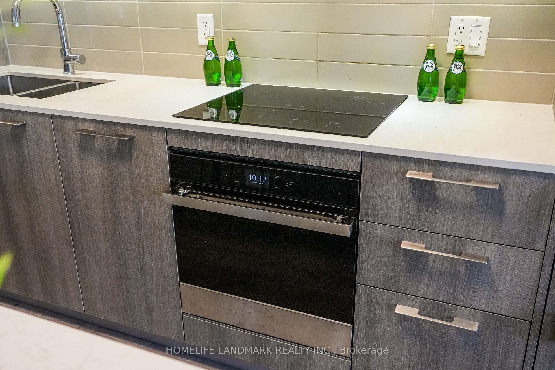 Photo 10 of Unit 308, 8 Water Walk Drive, Markham, Unionville — HOMEH