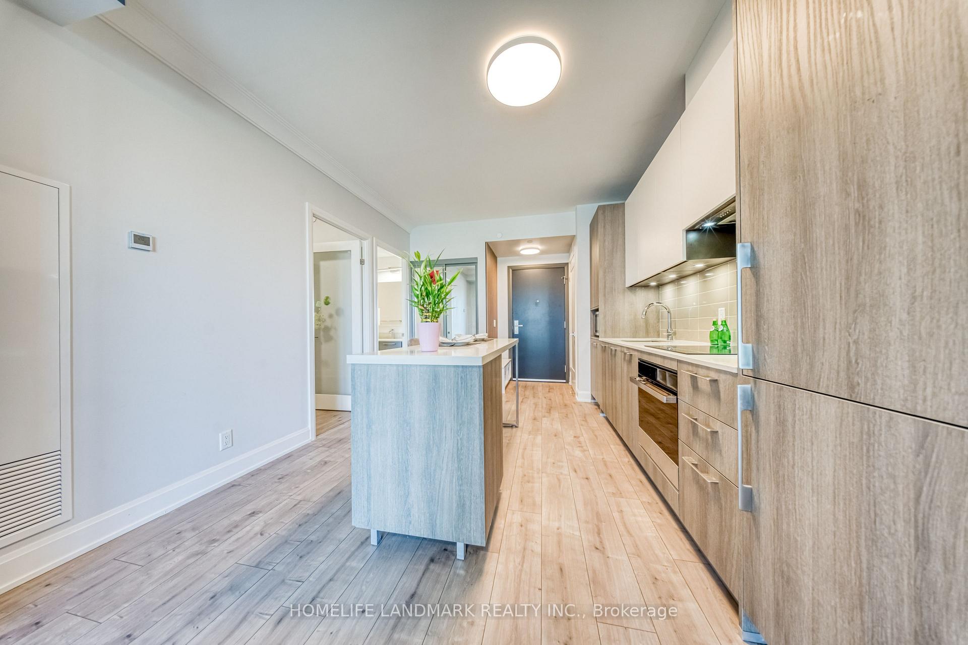 Photo 11 of Unit 308, 8 Water Walk Drive, Markham, Unionville — HOMEH