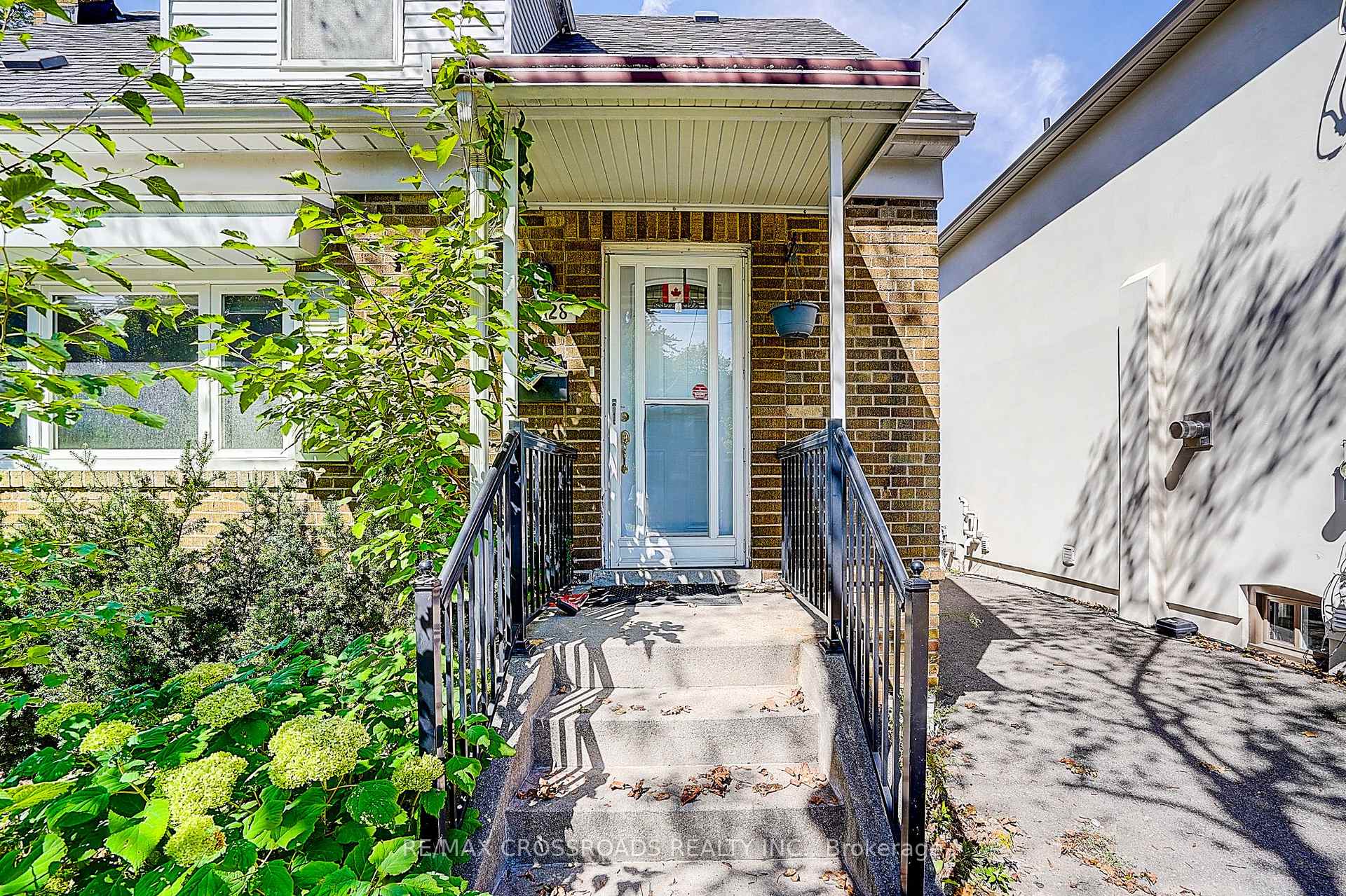 Photo 2 of 128 Leacrest Road, Toronto, Leaside — HOMEH
