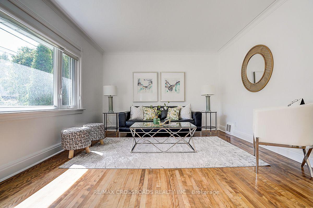 Photo 4 of 128 Leacrest Road, Toronto, Leaside — HOMEH