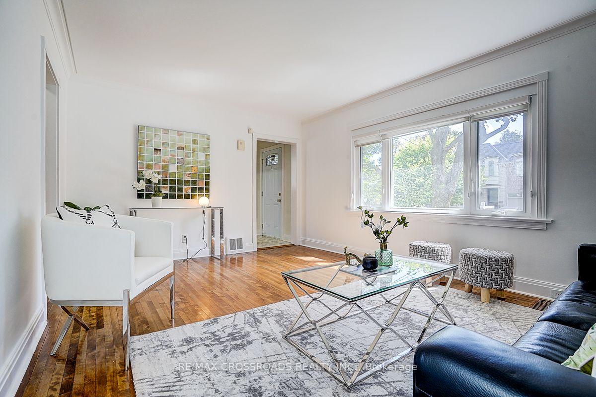 Photo 7 of 128 Leacrest Road, Toronto, Leaside — HOMEH