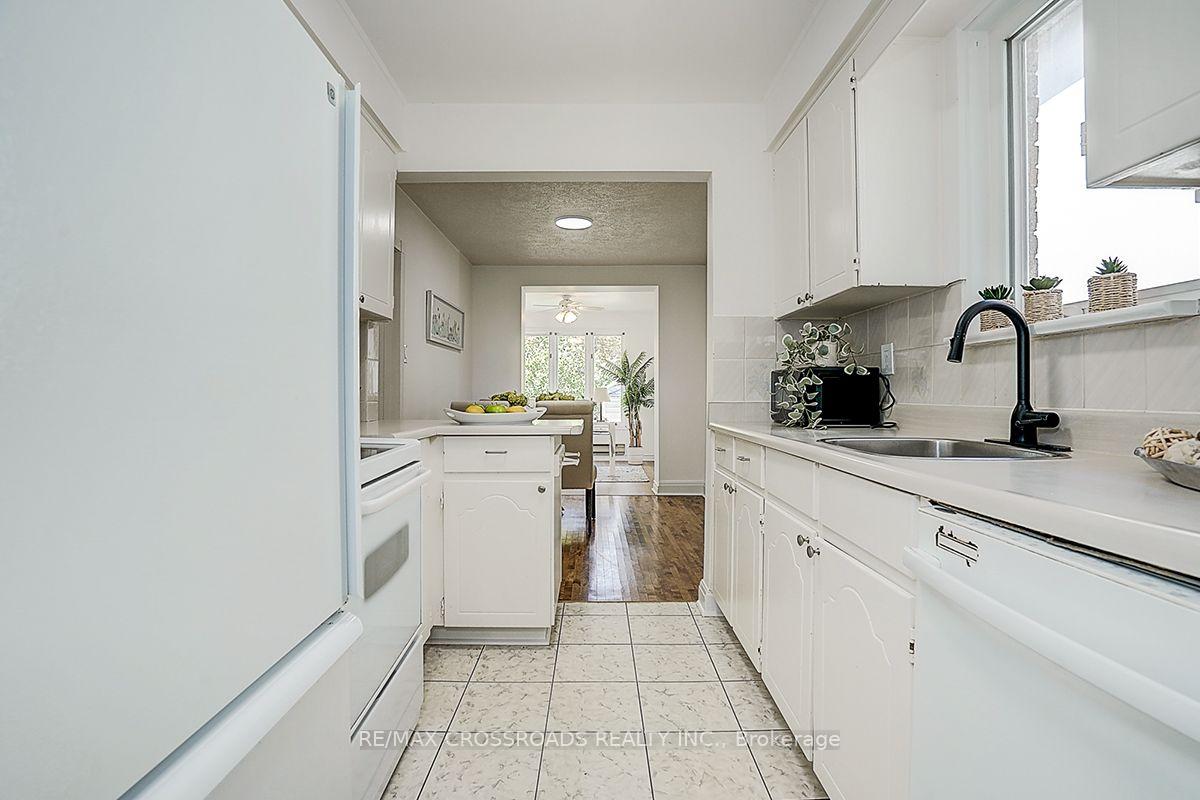 Photo 10 of 128 Leacrest Road, Toronto, Leaside — HOMEH