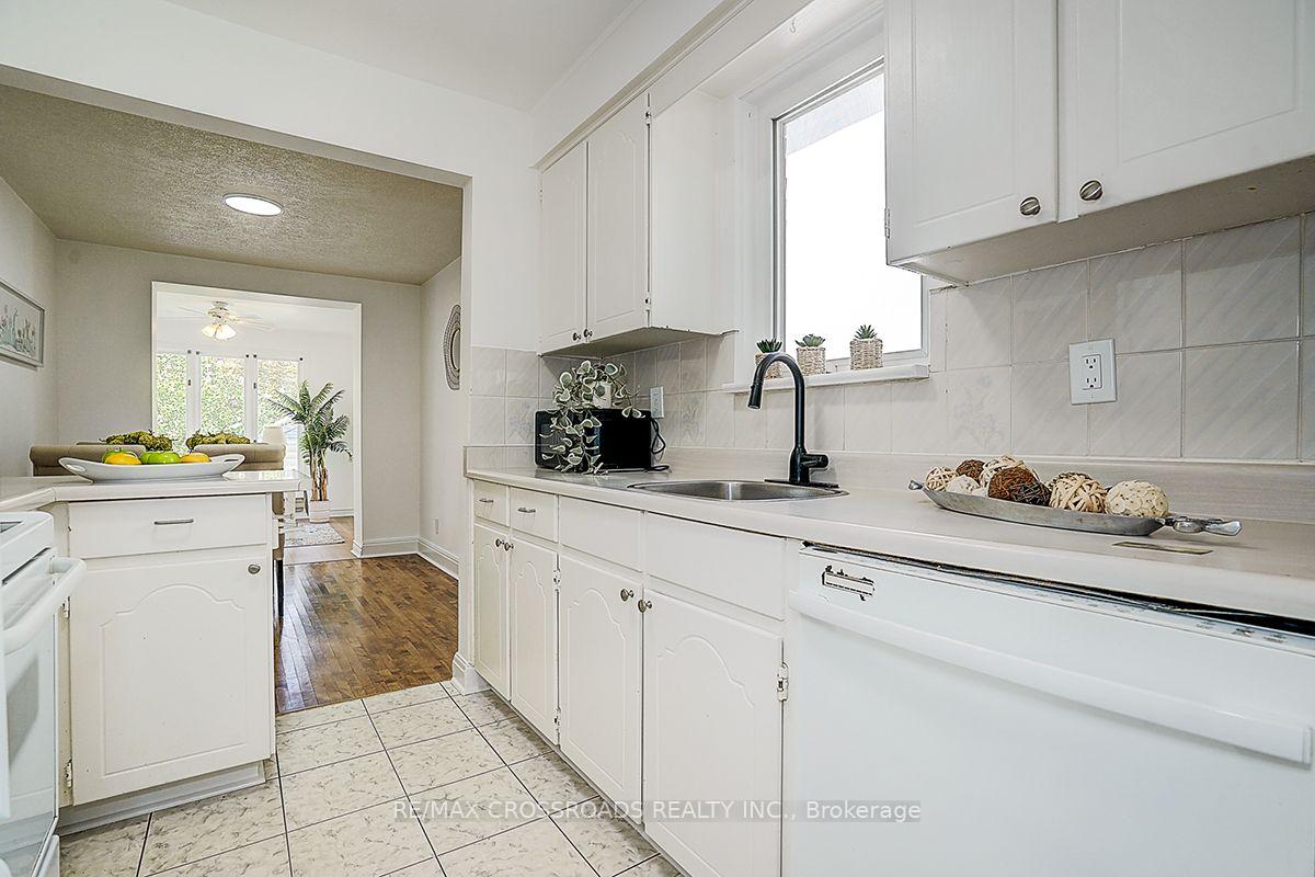 Photo 11 of 128 Leacrest Road, Toronto, Leaside — HOMEH