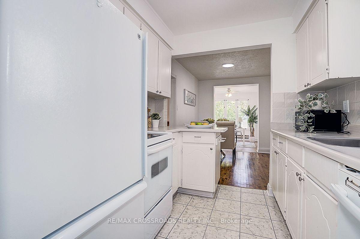 Photo 12 of 128 Leacrest Road, Toronto, Leaside — HOMEH