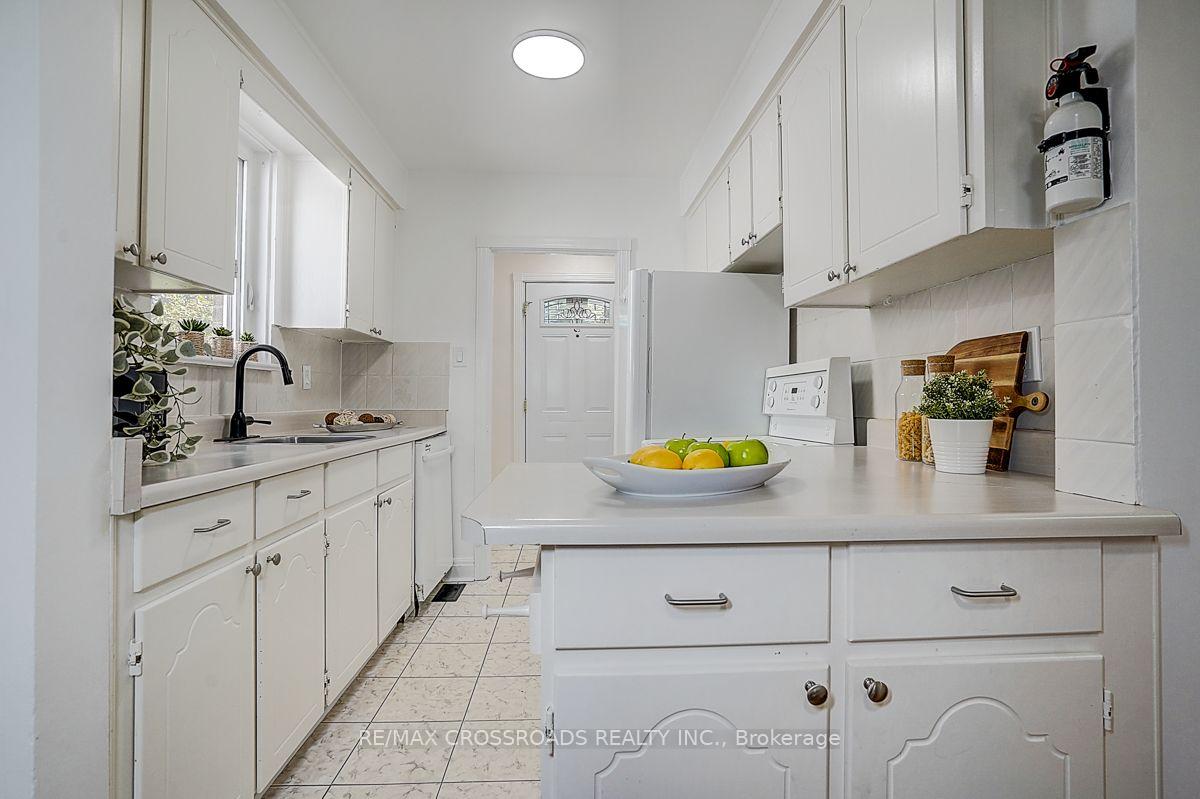 Photo 15 of 128 Leacrest Road, Toronto, Leaside — HOMEH