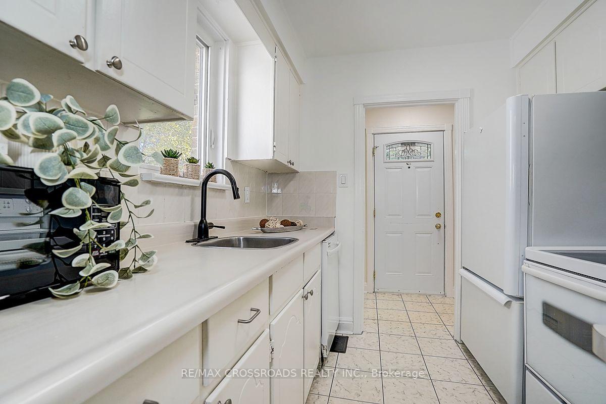 Photo 16 of 128 Leacrest Road, Toronto, Leaside — HOMEH