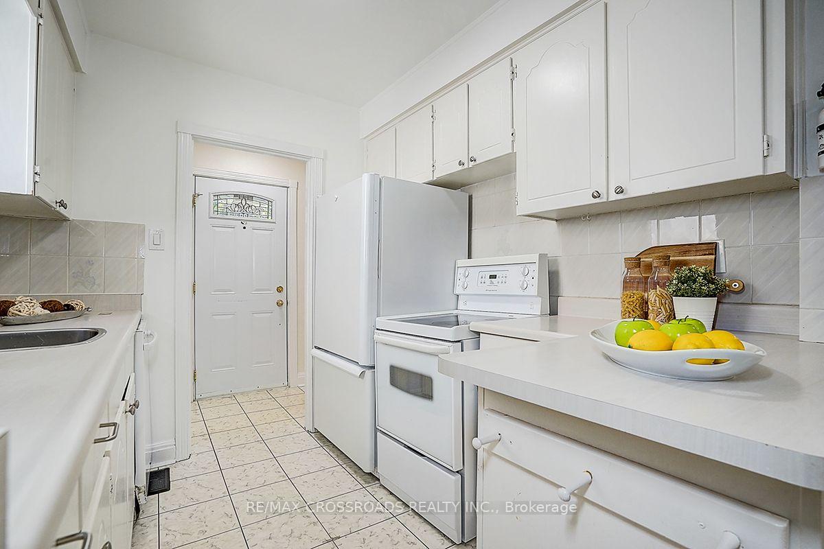 Photo 17 of 128 Leacrest Road, Toronto, Leaside — HOMEH
