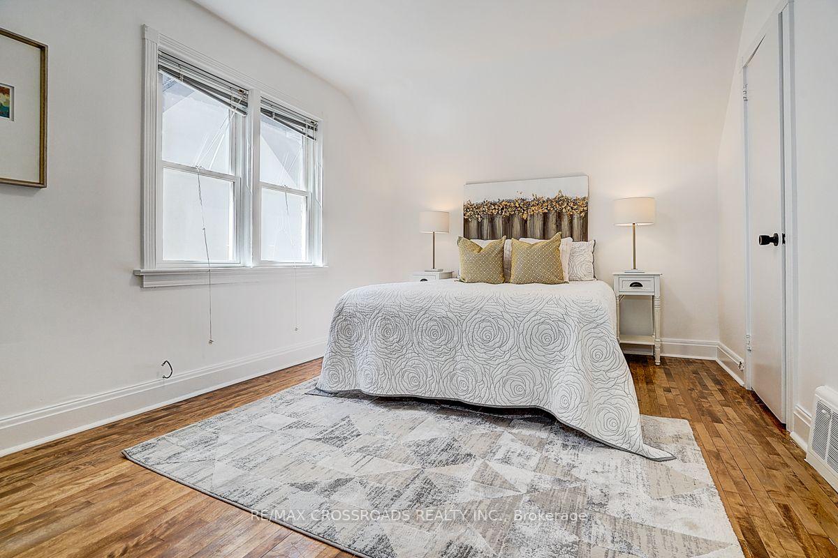 Photo 32 of 128 Leacrest Road, Toronto, Leaside — HOMEH