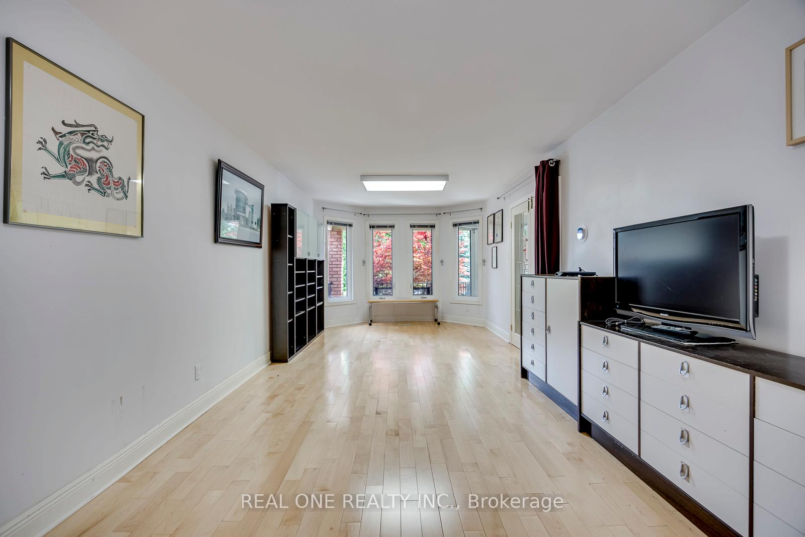 Photo 15 of 71 Stock Avenue, Etobicoke, Islington-City Centre West — HOMEH