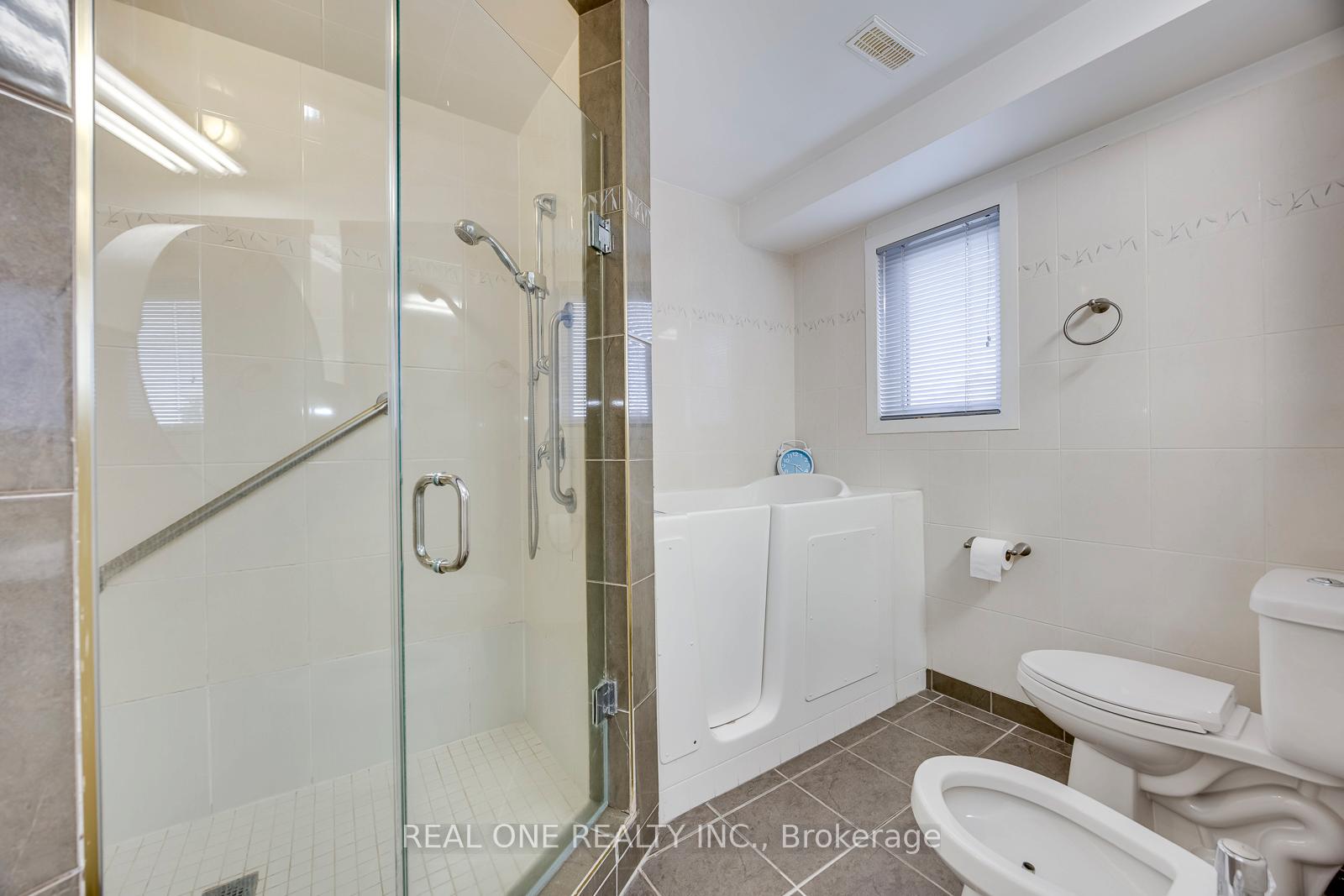 Photo 25 of 71 Stock Avenue, Etobicoke, Islington-City Centre West — HOMEH