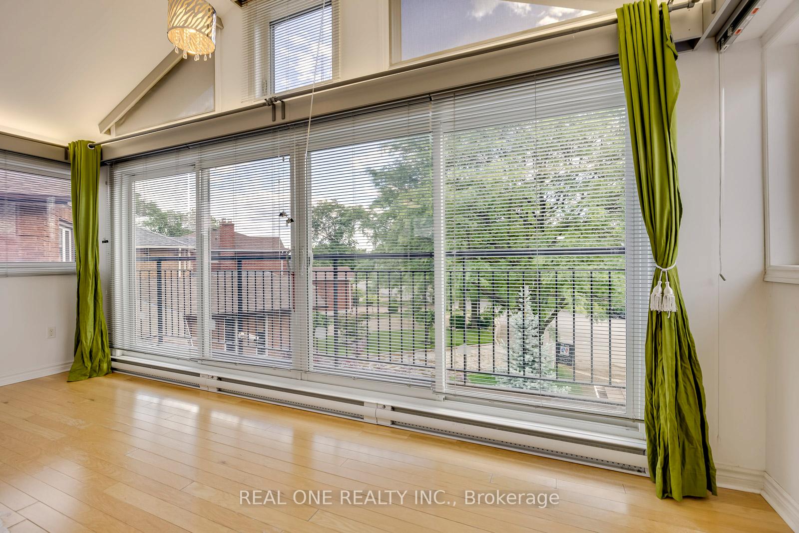 Photo 26 of 71 Stock Avenue, Etobicoke, Islington-City Centre West — HOMEH