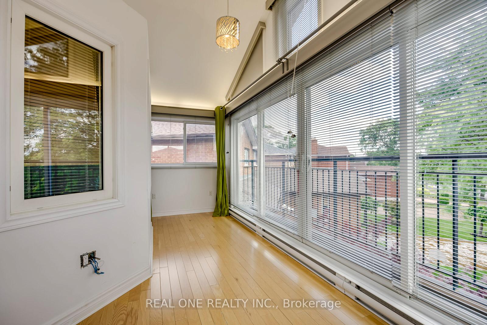 Photo 27 of 71 Stock Avenue, Etobicoke, Islington-City Centre West — HOMEH