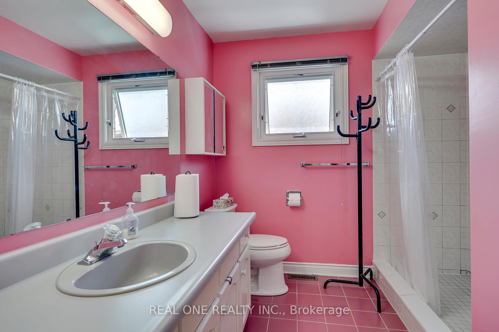 Photo 29 of 71 Stock Avenue, Etobicoke, Islington-City Centre West — HOMEH