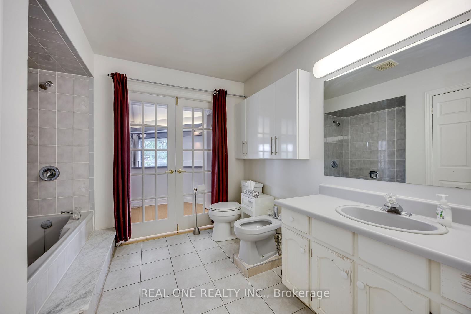 Photo 33 of 71 Stock Avenue, Etobicoke, Islington-City Centre West — HOMEH