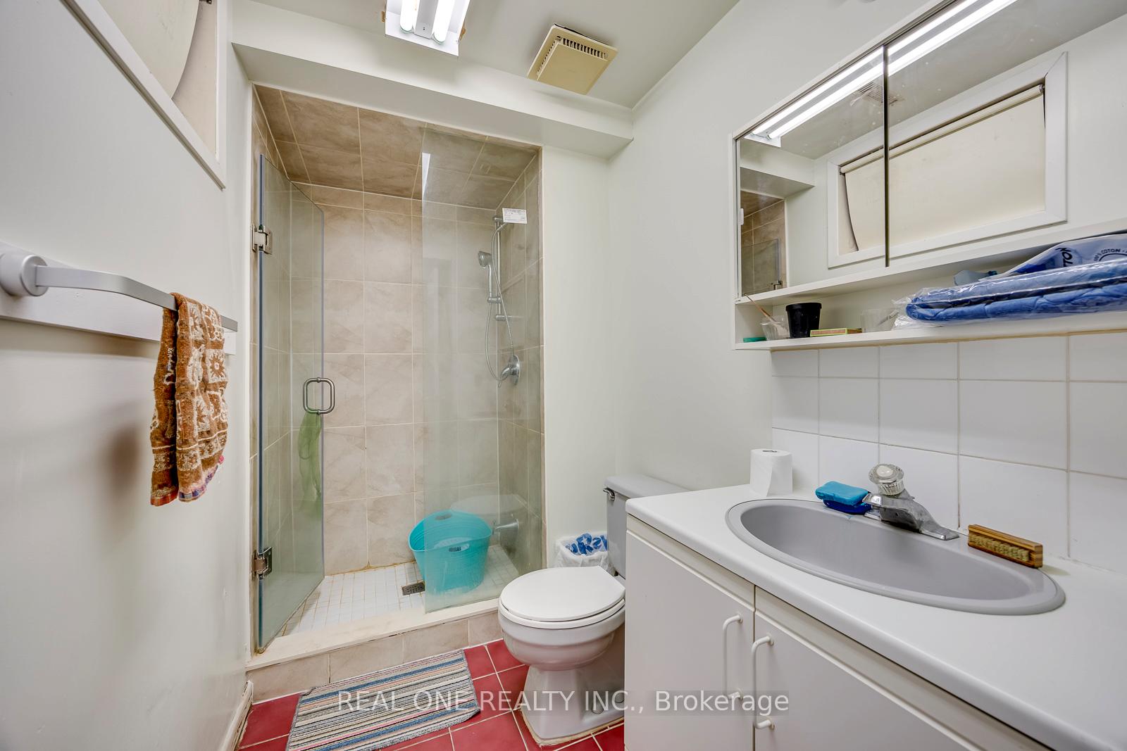 Photo 41 of 71 Stock Avenue, Etobicoke, Islington-City Centre West — HOMEH