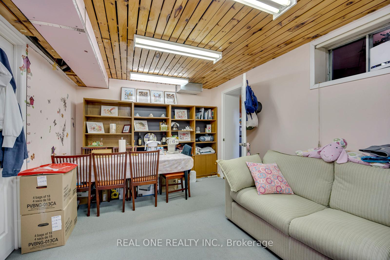 Photo 42 of 71 Stock Avenue, Etobicoke, Islington-City Centre West — HOMEH