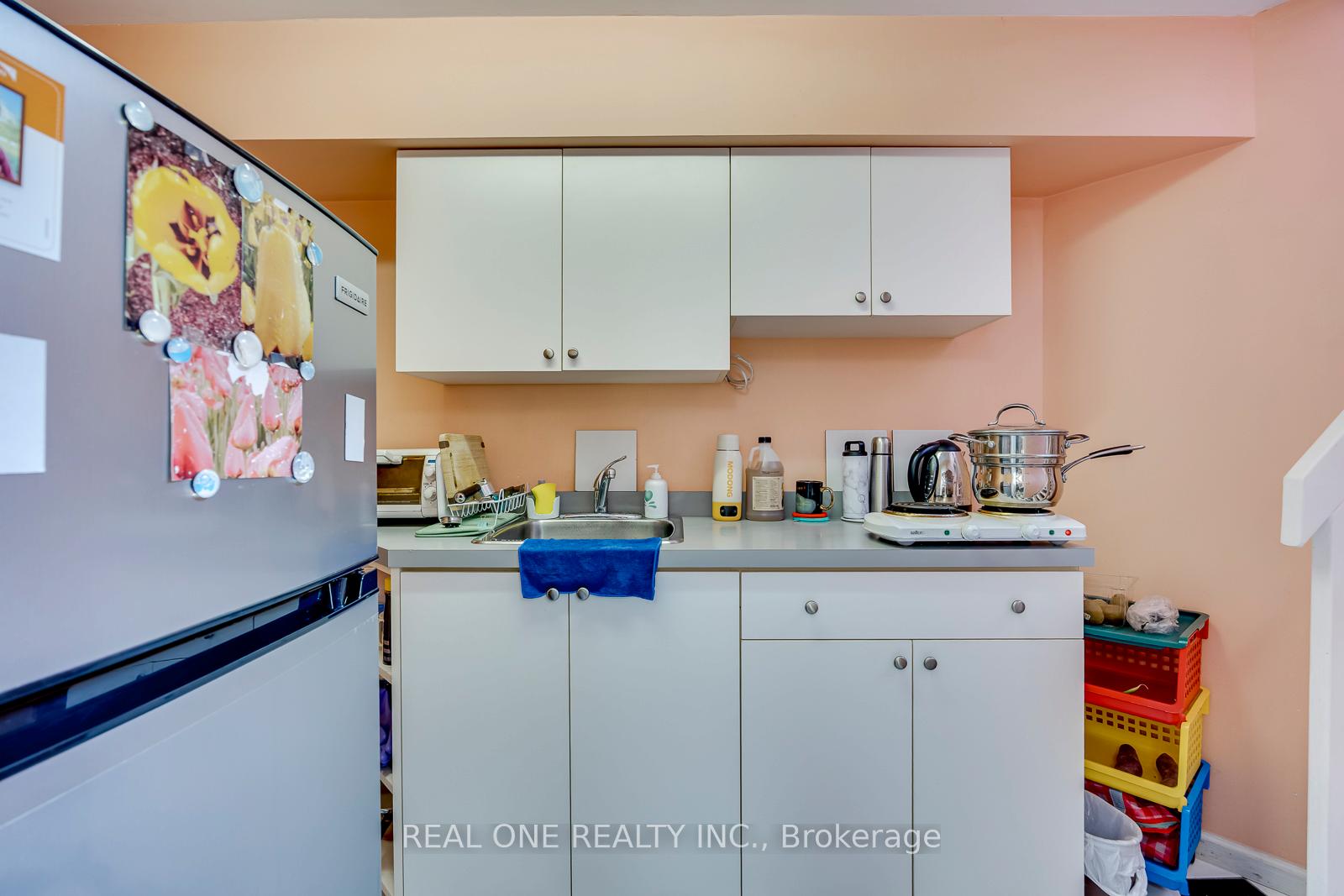 Photo 43 of 71 Stock Avenue, Etobicoke, Islington-City Centre West — HOMEH