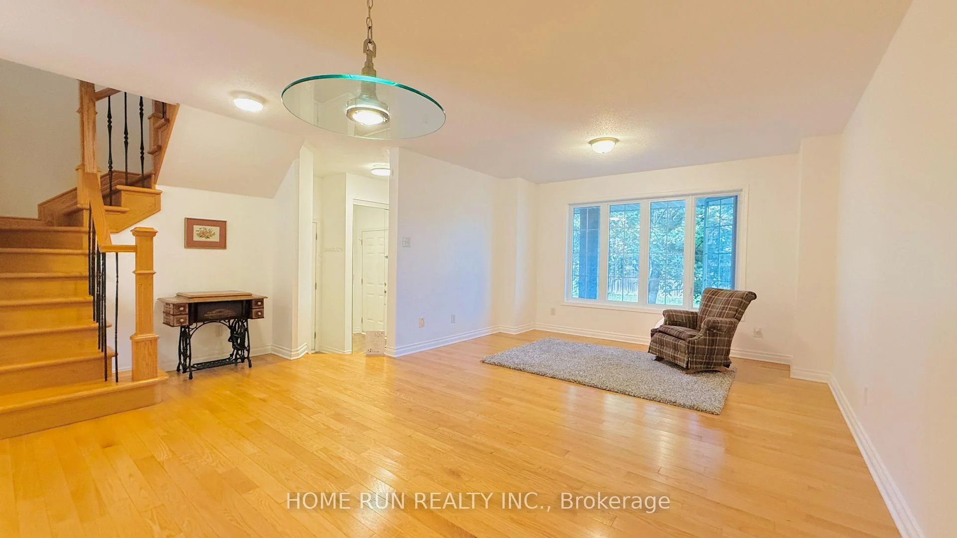 Photo 5 of 41 Brechin Crescent, Ottawa, Kanata - Morgan's Grant/South March — HOMEH