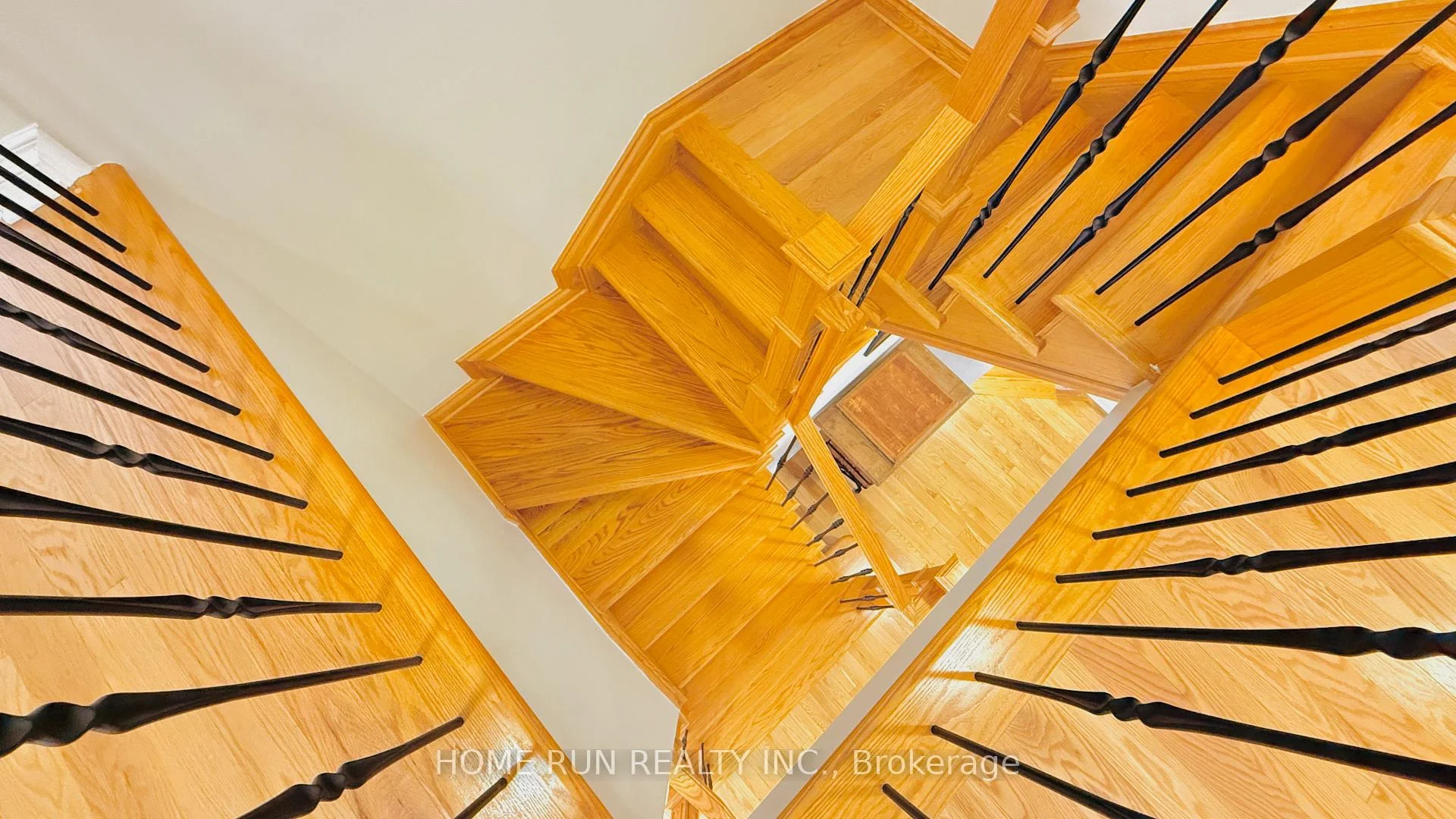 Photo 16 of 41 Brechin Crescent, Ottawa, Kanata - Morgan's Grant/South March — HOMEH