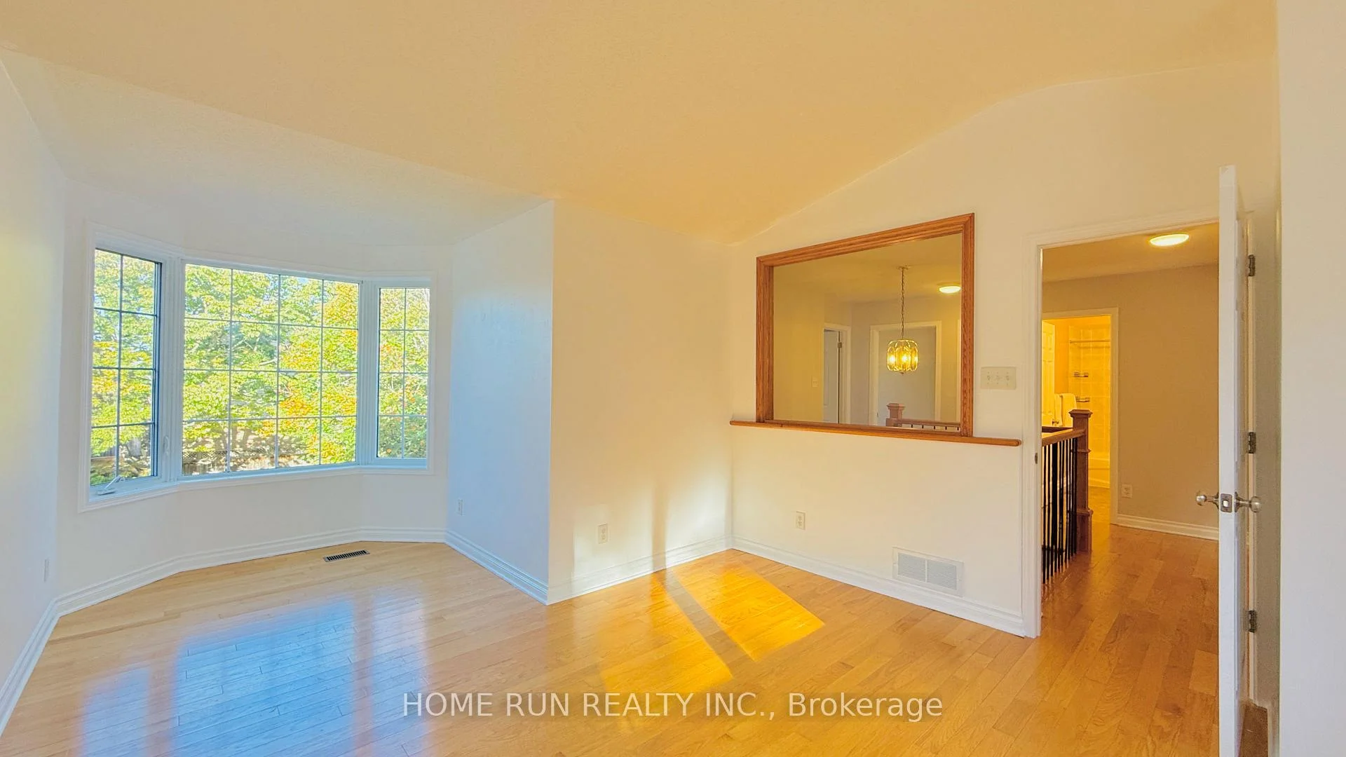 Photo 17 of 41 Brechin Crescent, Ottawa, Kanata - Morgan's Grant/South March — HOMEH