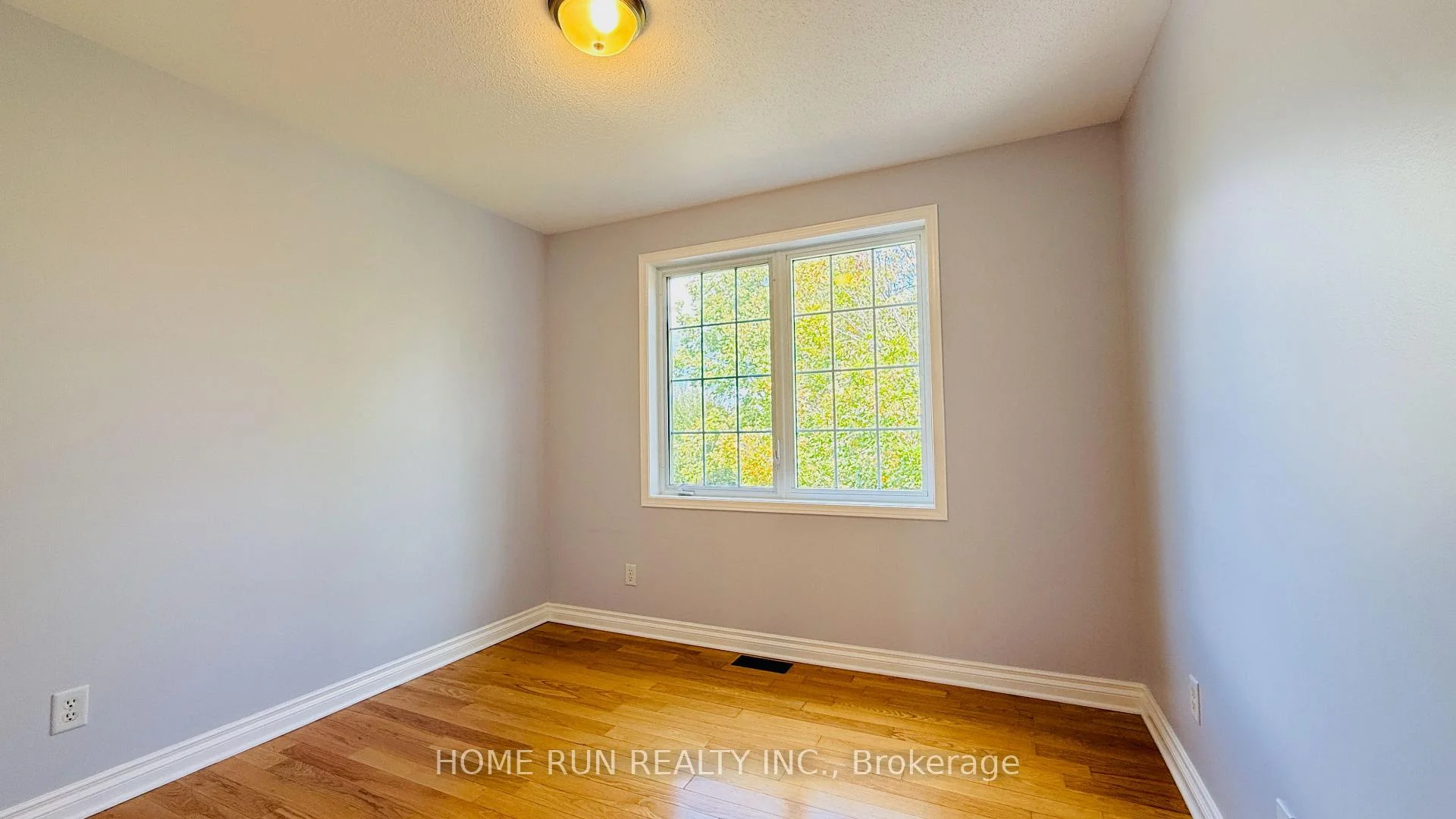 Photo 19 of 41 Brechin Crescent, Ottawa, Kanata - Morgan's Grant/South March — HOMEH