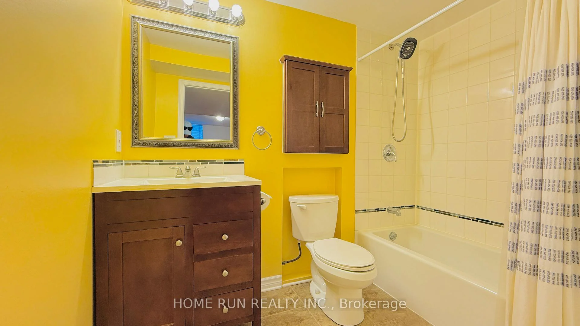 Photo 26 of 41 Brechin Crescent, Ottawa, Kanata - Morgan's Grant/South March — HOMEH