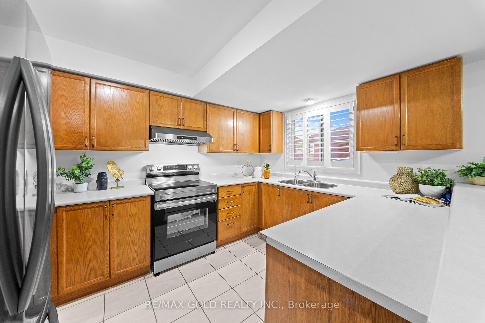 Photo 12 of 9 Squirreltail Way, Brampton, Sandringham-Wellington — HOMEH