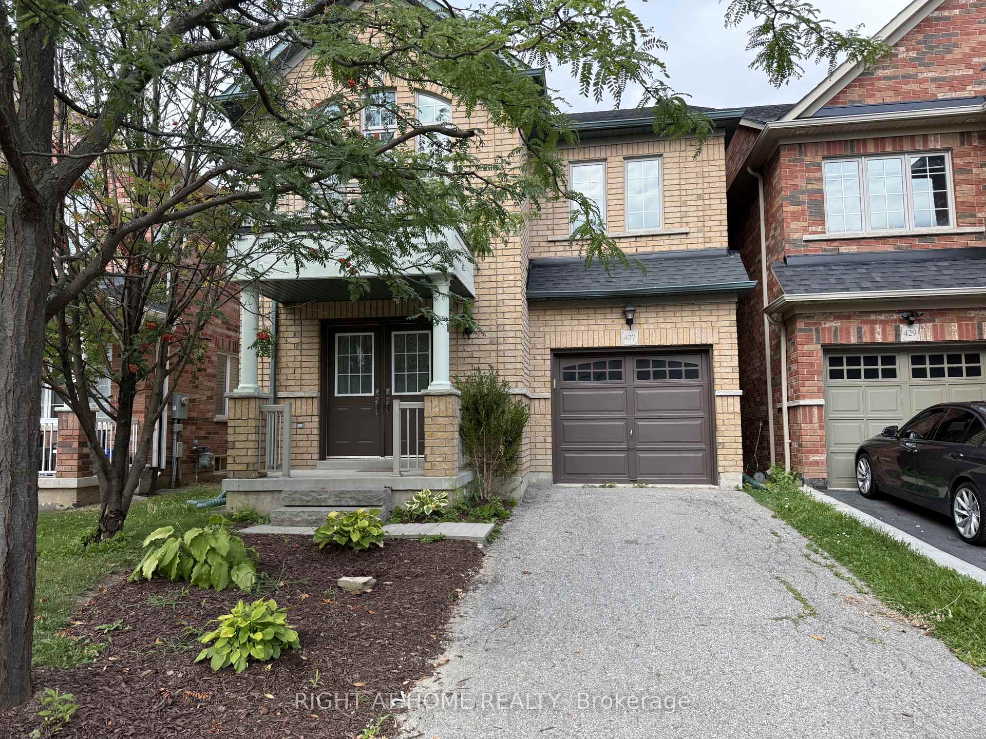 Photo 2 of 427 Chandler Crescent, Milton, Scott — HOMEH