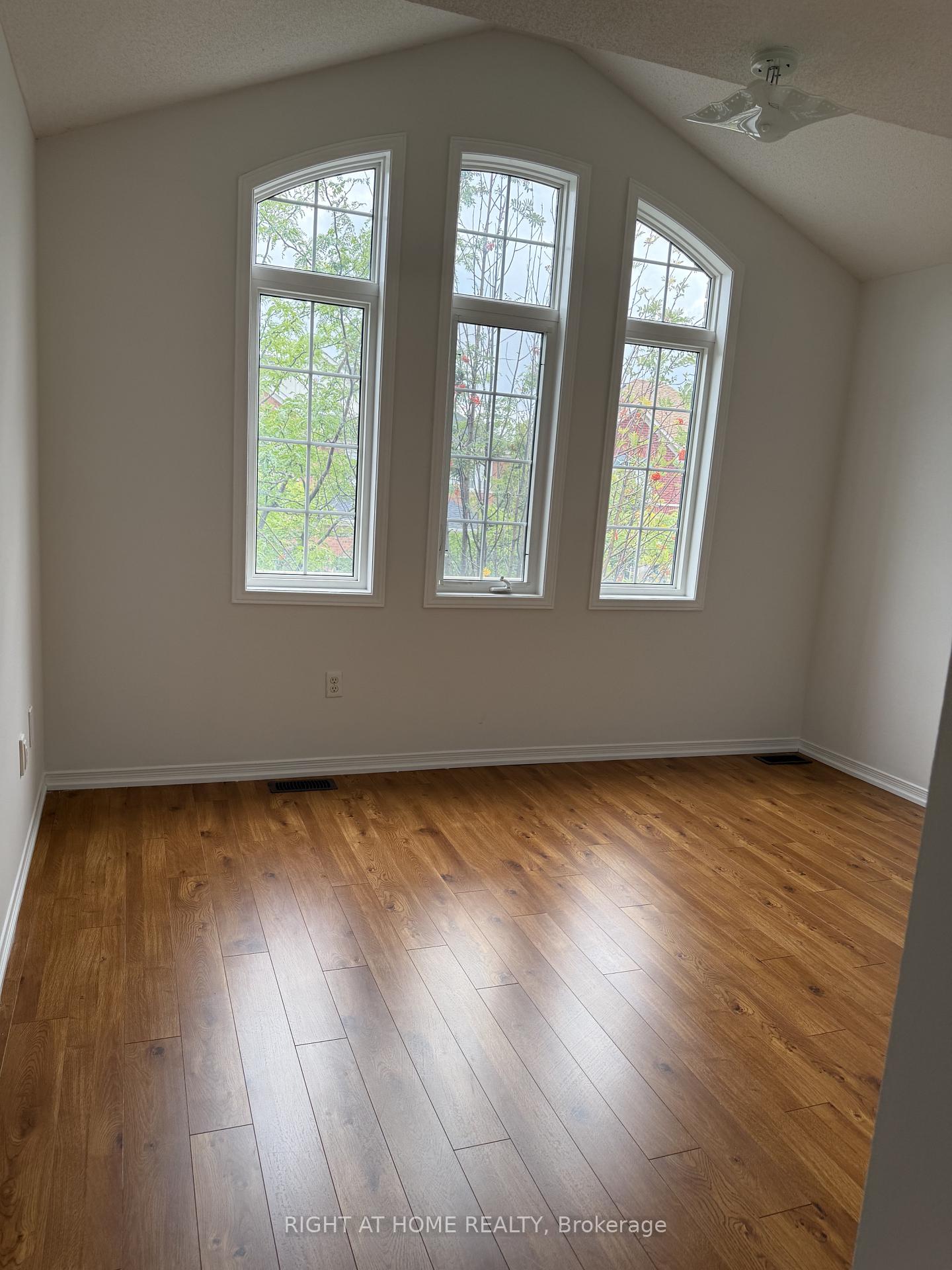 Photo 21 of 427 Chandler Crescent, Milton, Scott — HOMEH