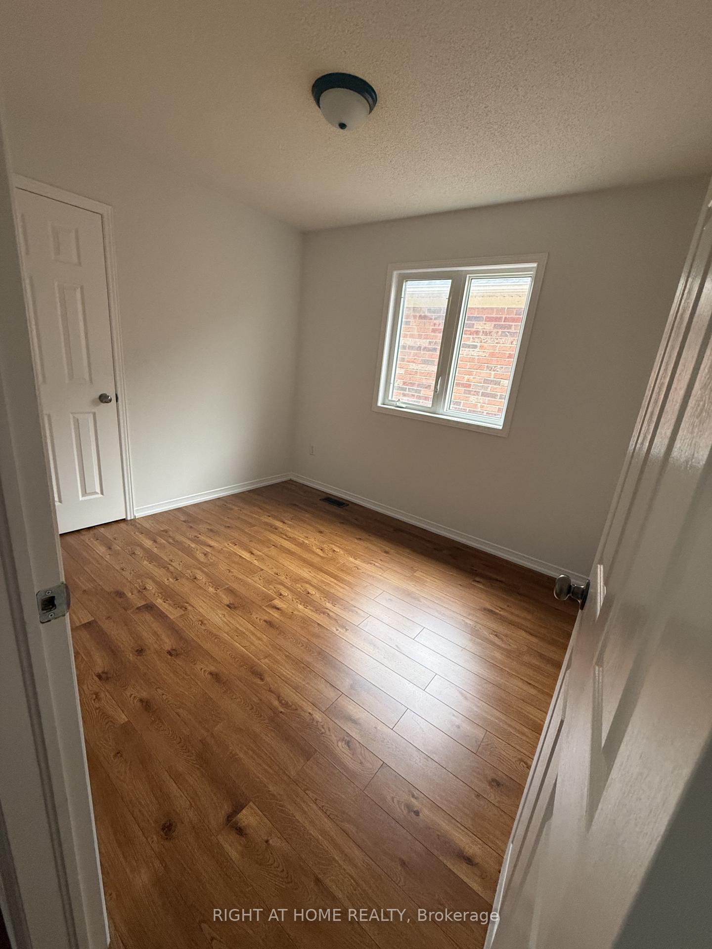 Photo 37 of 427 Chandler Crescent, Milton, Scott — HOMEH