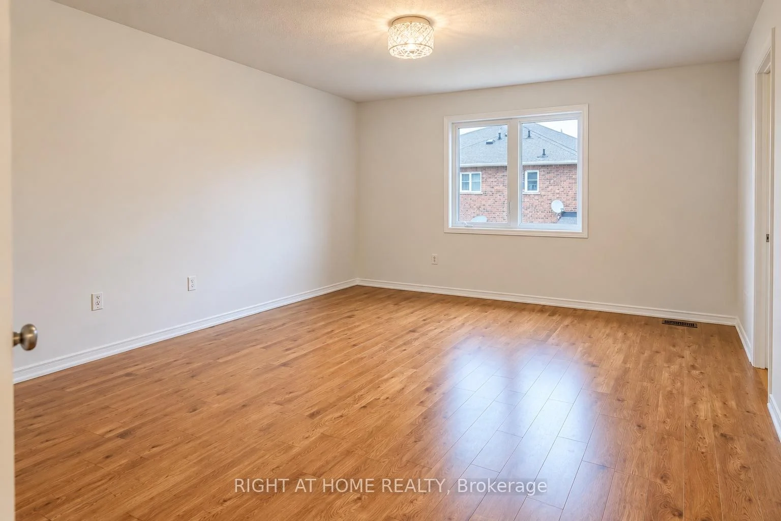 Photo 34 of 427 Chandler Crescent, Milton, Scott — HOMEH