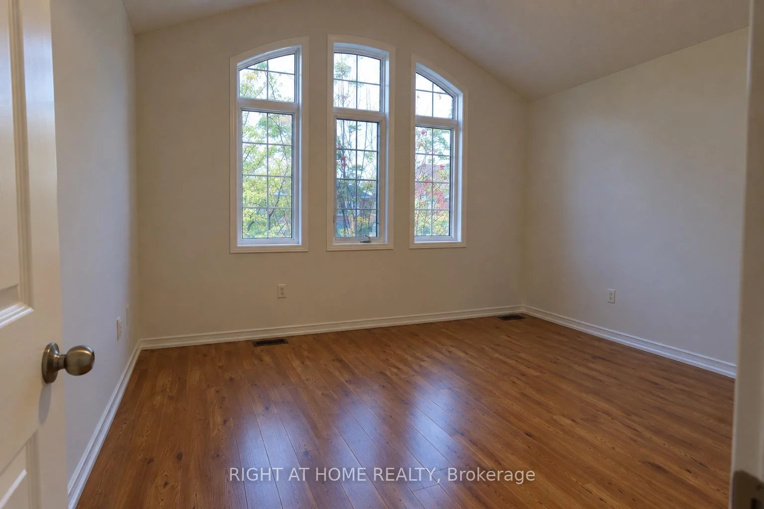 Photo 51 of 427 Chandler Crescent, Milton, Scott — HOMEH