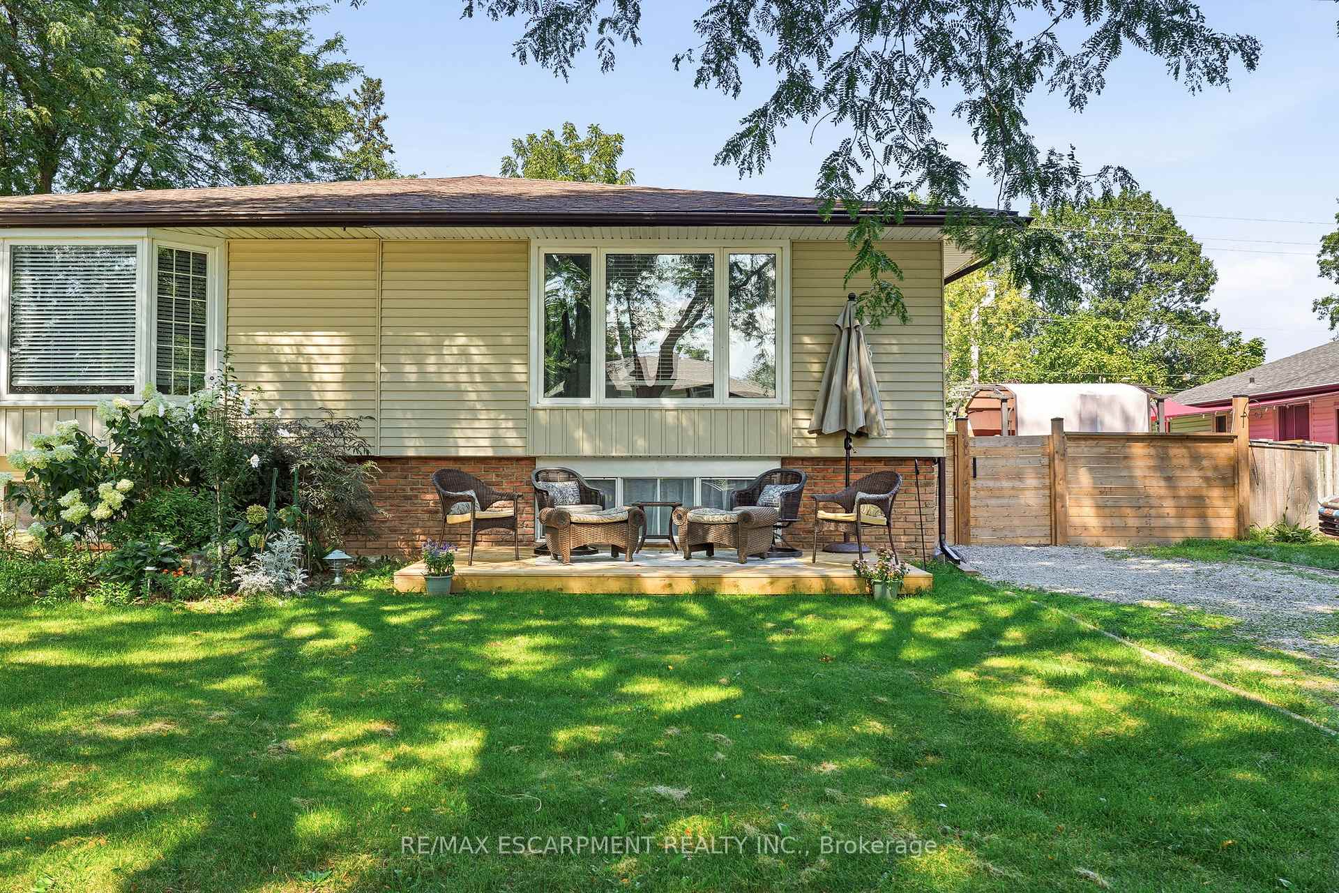 Photo 1 of 3 Glengrove Avenue, Grimsby, Grimsby Beach — HOMEH