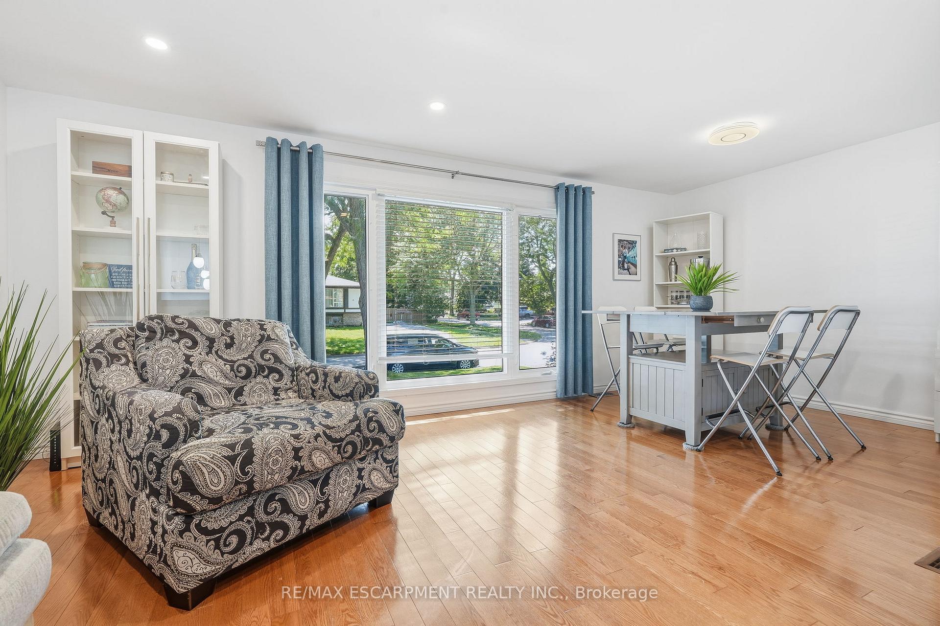 Photo 4 of 3 Glengrove Avenue, Grimsby, Grimsby Beach — HOMEH