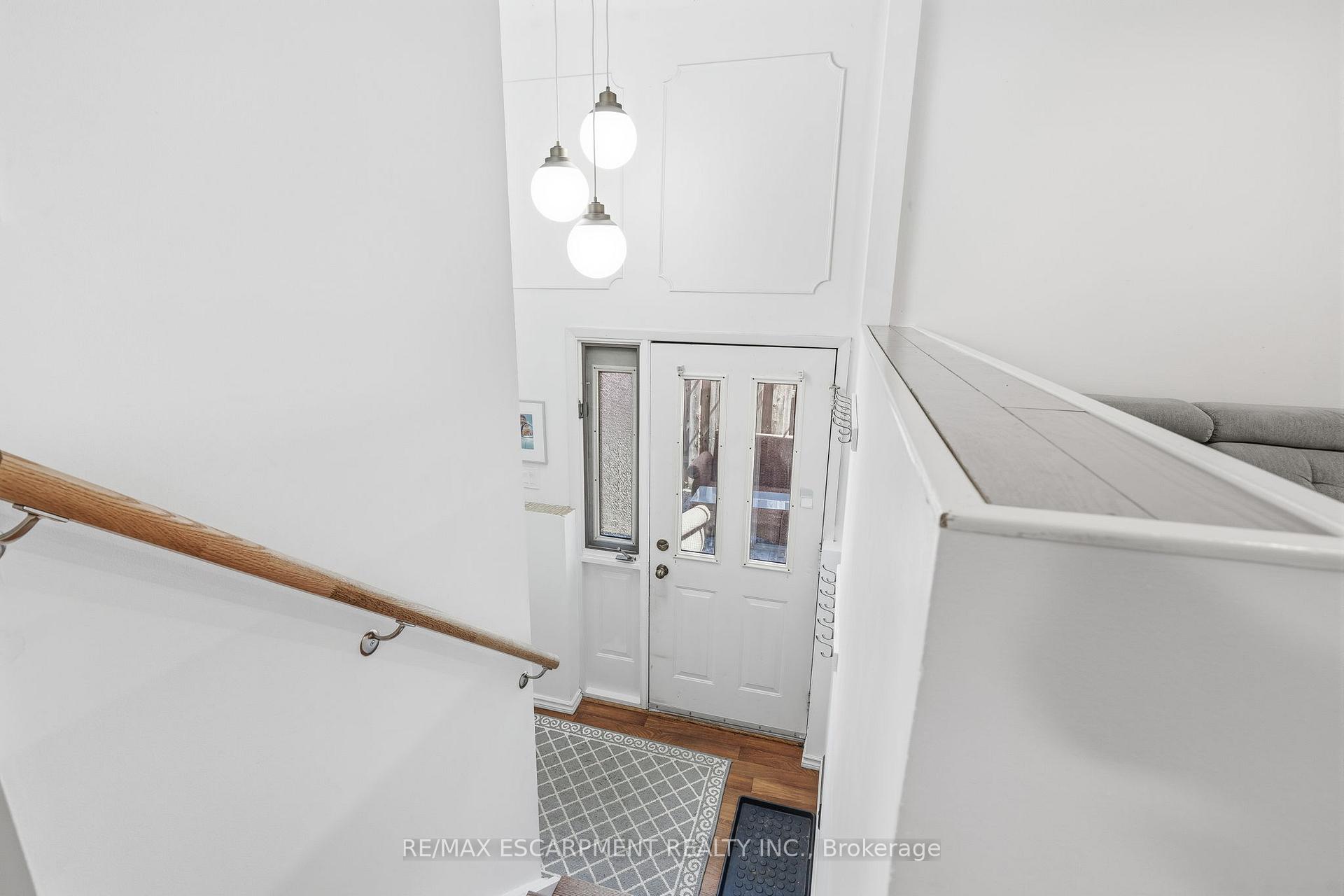 Photo 18 of 3 Glengrove Avenue, Grimsby, Grimsby Beach — HOMEH
