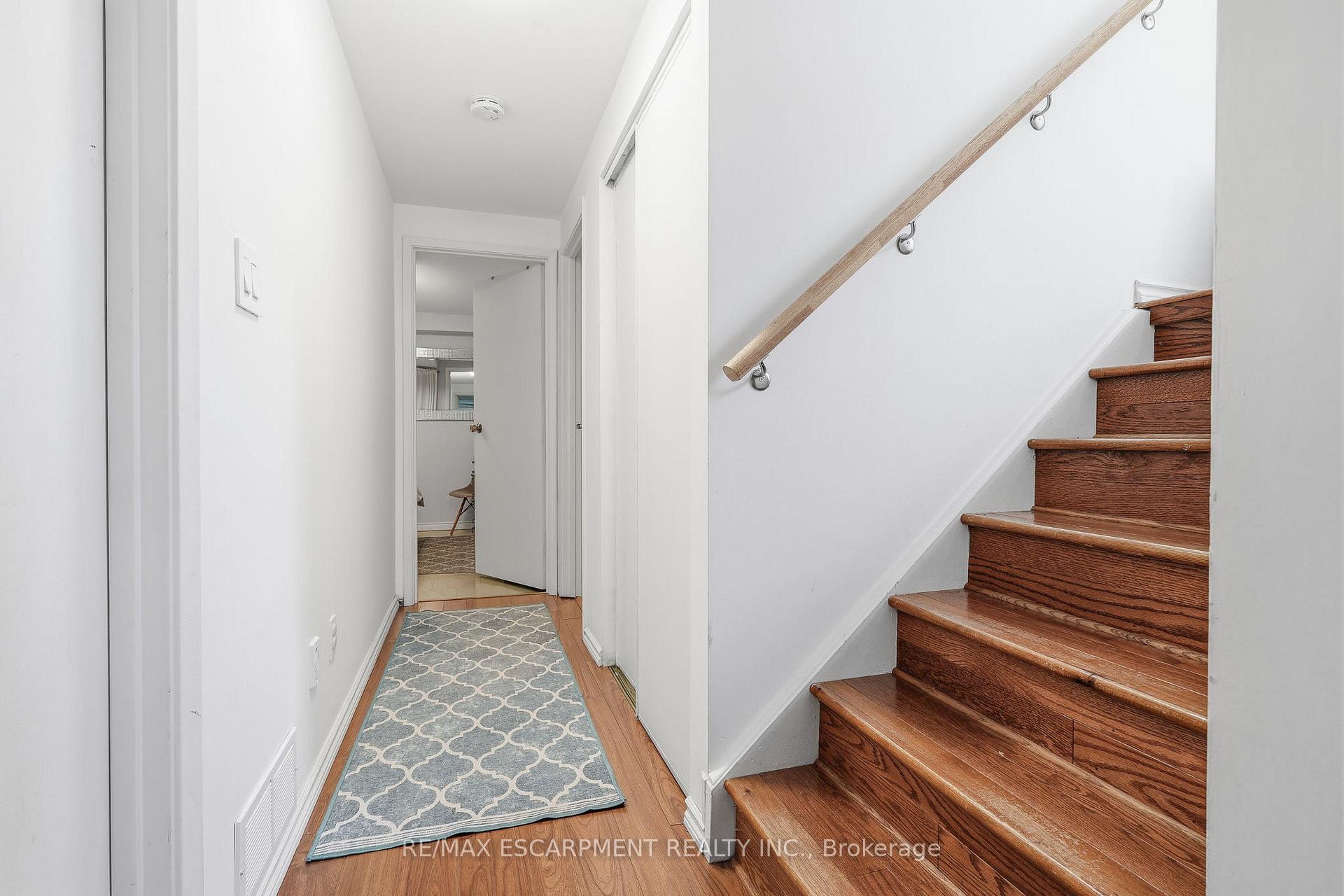 Photo 23 of 3 Glengrove Avenue, Grimsby, Grimsby Beach — HOMEH