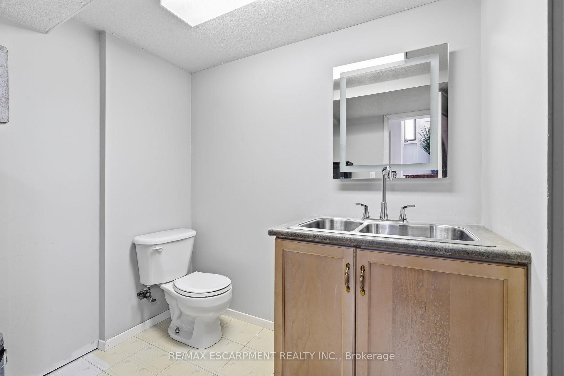 Photo 27 of 3 Glengrove Avenue, Grimsby, Grimsby Beach — HOMEH