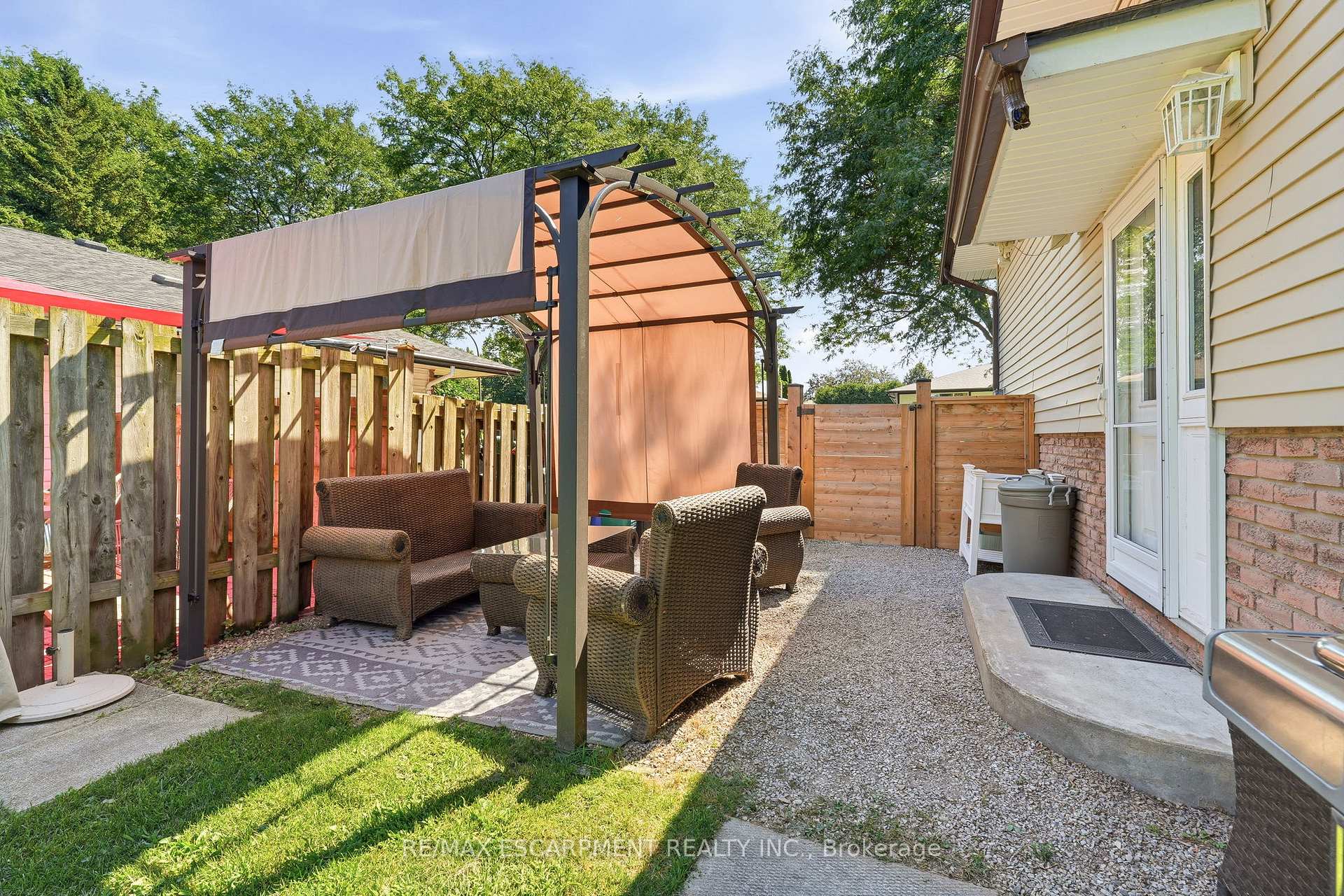 Photo 30 of 3 Glengrove Avenue, Grimsby, Grimsby Beach — HOMEH