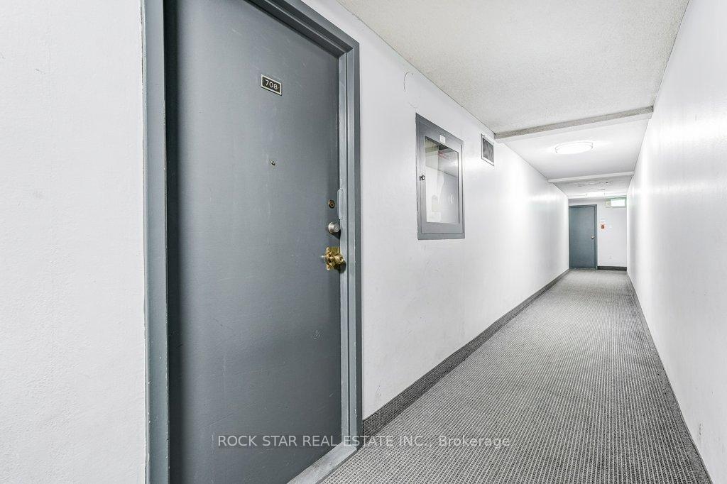 Photo 3 of Unit 708, 10 Sunny Glenway, Toronto, Flemingdon Park — HOMEH
