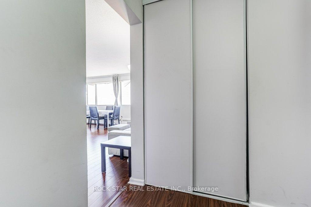 Photo 5 of Unit 708, 10 Sunny Glenway, Toronto, Flemingdon Park — HOMEH