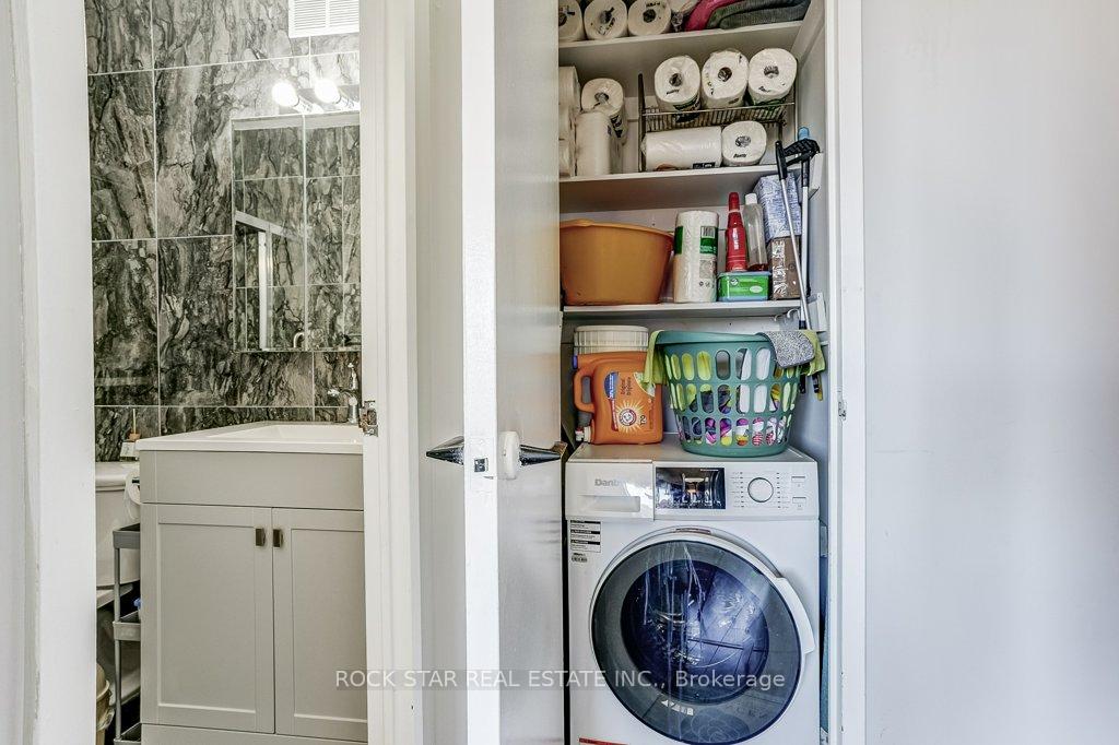 Photo 6 of Unit 708, 10 Sunny Glenway, Toronto, Flemingdon Park — HOMEH