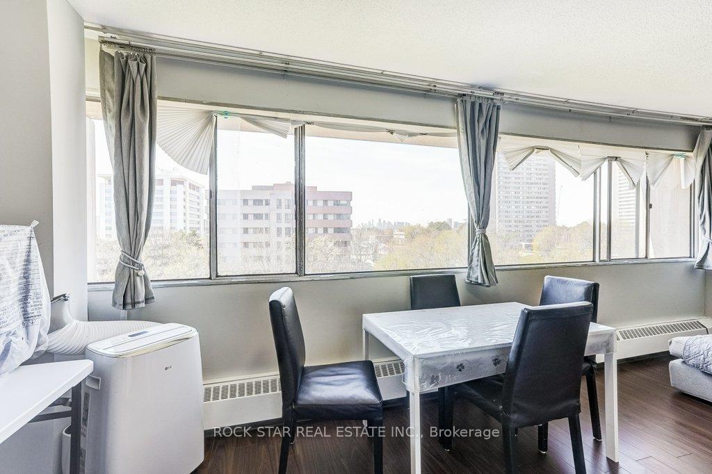 Photo 11 of Unit 708, 10 Sunny Glenway, Toronto, Flemingdon Park — HOMEH