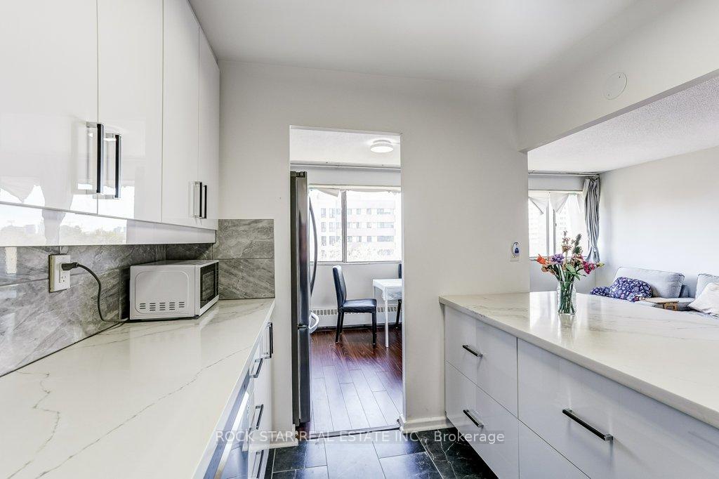 Photo 14 of Unit 708, 10 Sunny Glenway, Toronto, Flemingdon Park — HOMEH