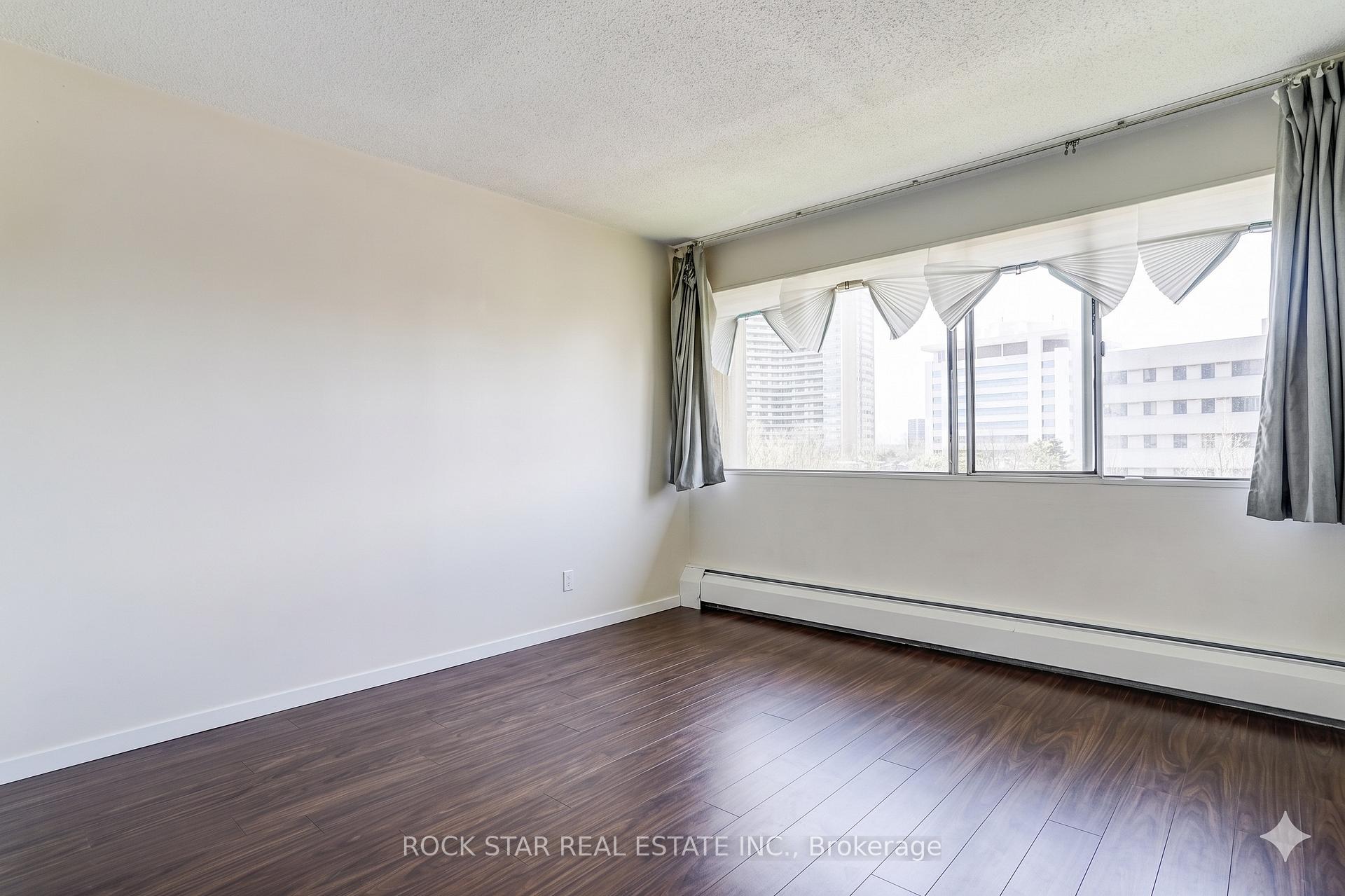 Photo 18 of Unit 708, 10 Sunny Glenway, Toronto, Flemingdon Park — HOMEH