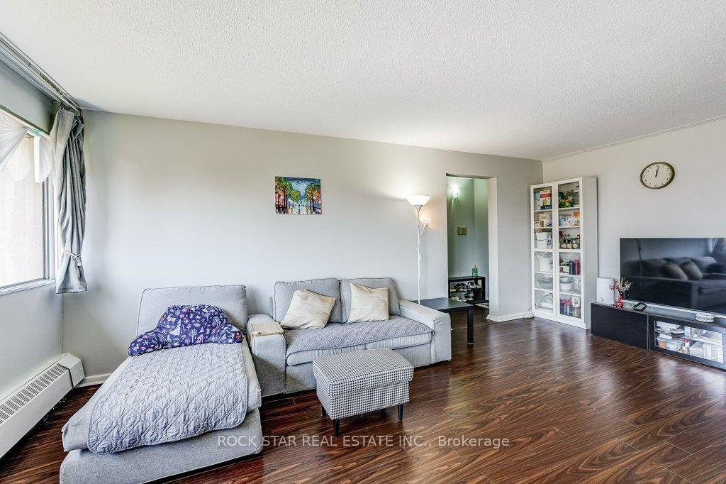Photo 9 of Unit 708, 10 Sunny Glenway, Toronto, Flemingdon Park — HOMEH