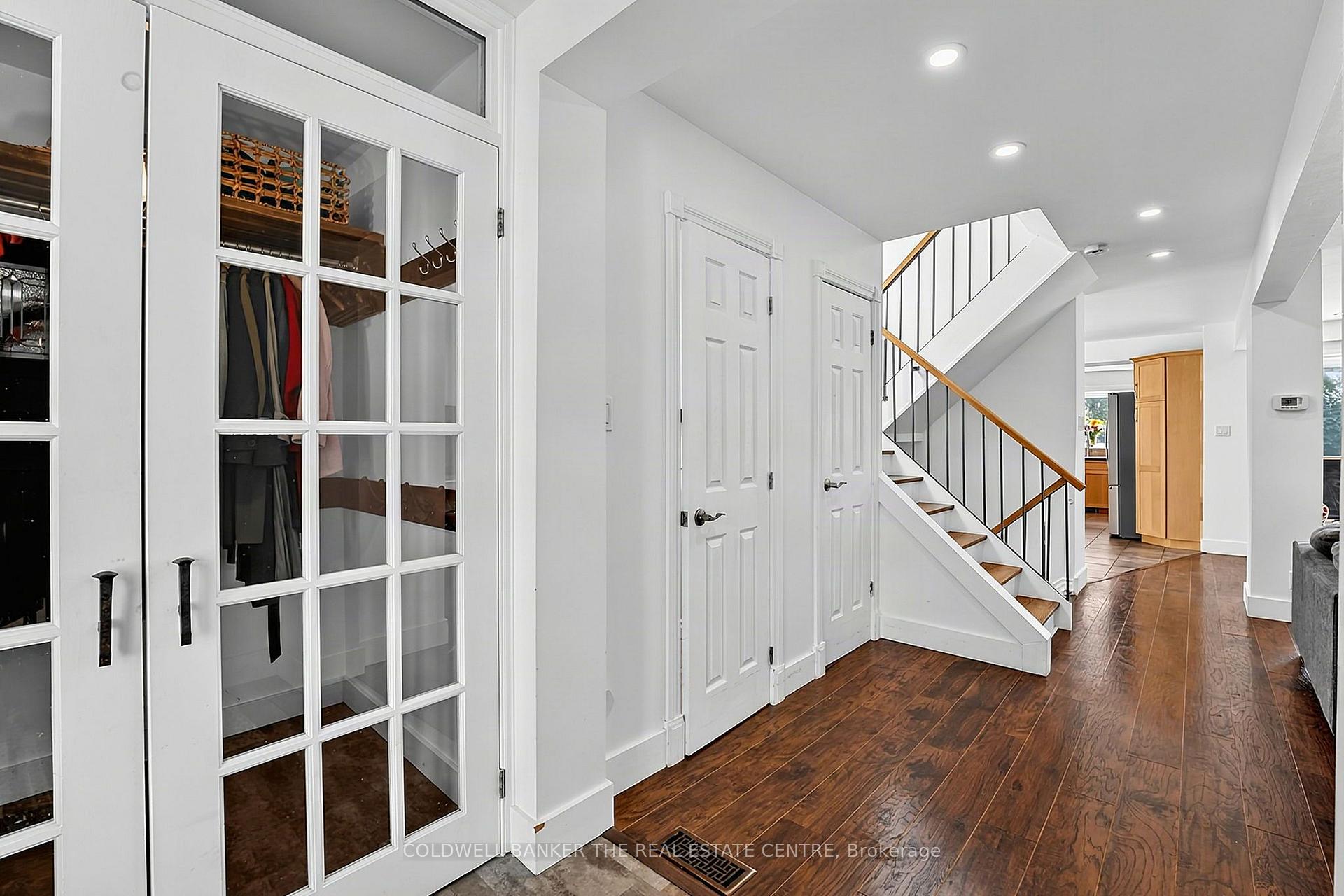 Photo 6 of 205 Sunset Crescent, Innisfil, Stroud — HOMEH