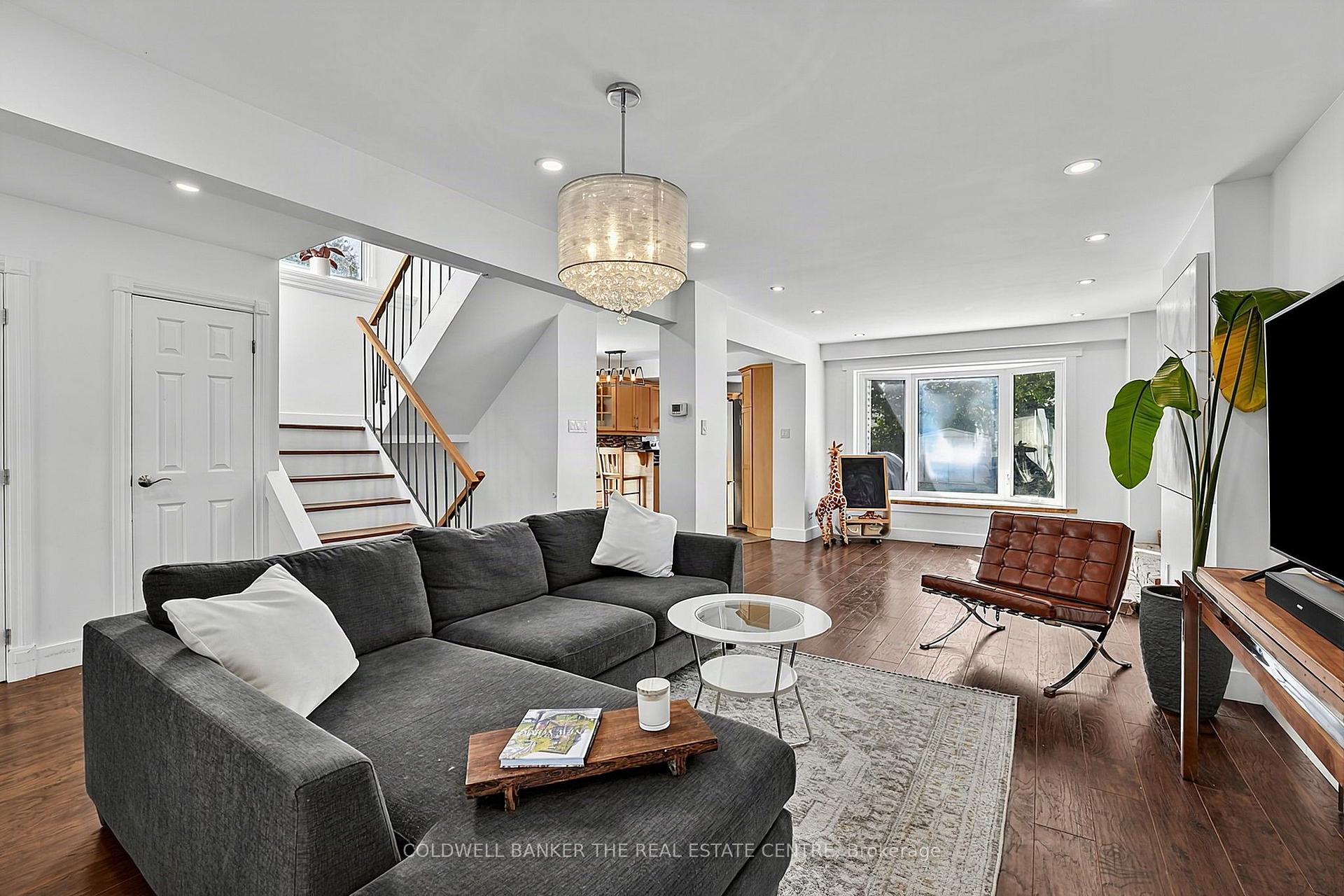 Photo 10 of 205 Sunset Crescent, Innisfil, Stroud — HOMEH